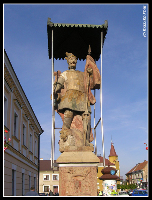 Figura św. Floriana na rynku.