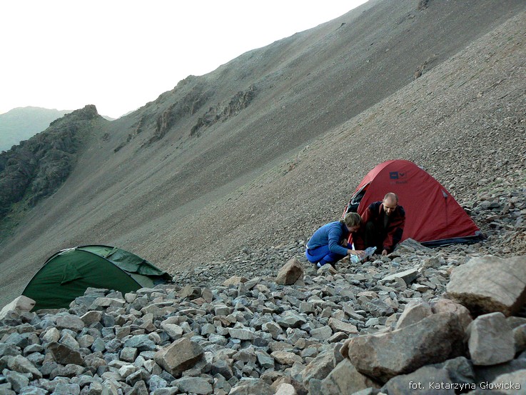 nocleg pod Tizi Likemt (ok. 3400m n.p.m.)