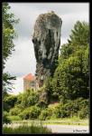 MACZUGA HERKULESA  . Wysoka na ponad 25 metrów skała słynna na całą Polskę.