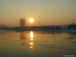 Zimowy zachód słońca nad Dunajcem