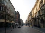 puste ulice Glasgow w niedzielny ranek