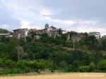typowe miasteczko/wioska w Hiszpanii, cala osada na szczycie wzgorza